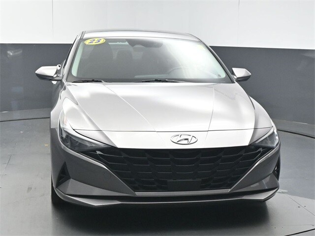 2023 Hyundai Elantra SEL photo 3