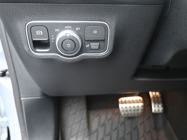 2026 Mercedes-Benz GLB GLB 250 - Photo 16