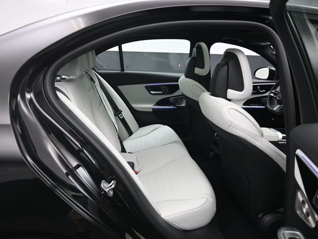 2025 Mercedes-Benz C-Class Sedan C 300 - Photo 25