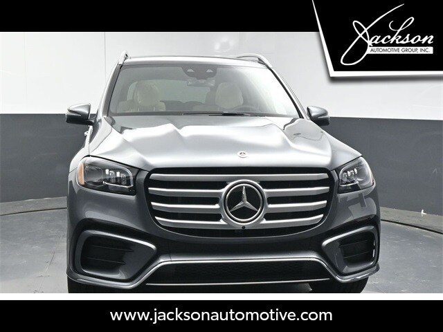 2025 Mercedes Benz GLS 450 4MATIC photo 3