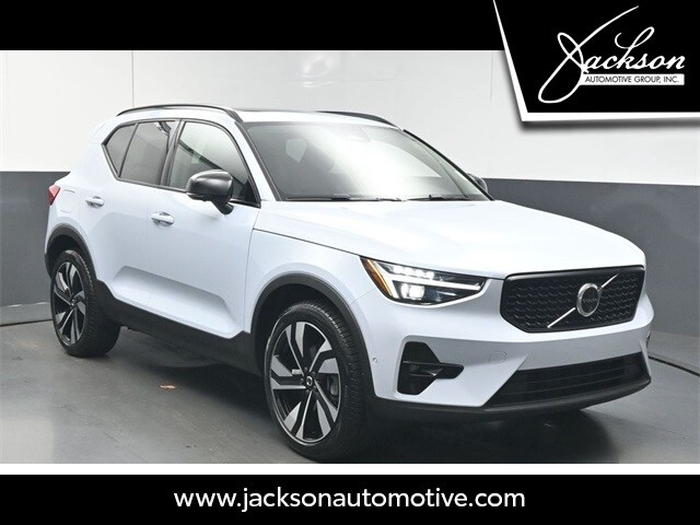 2025 Volvo XC40 Plus's photo