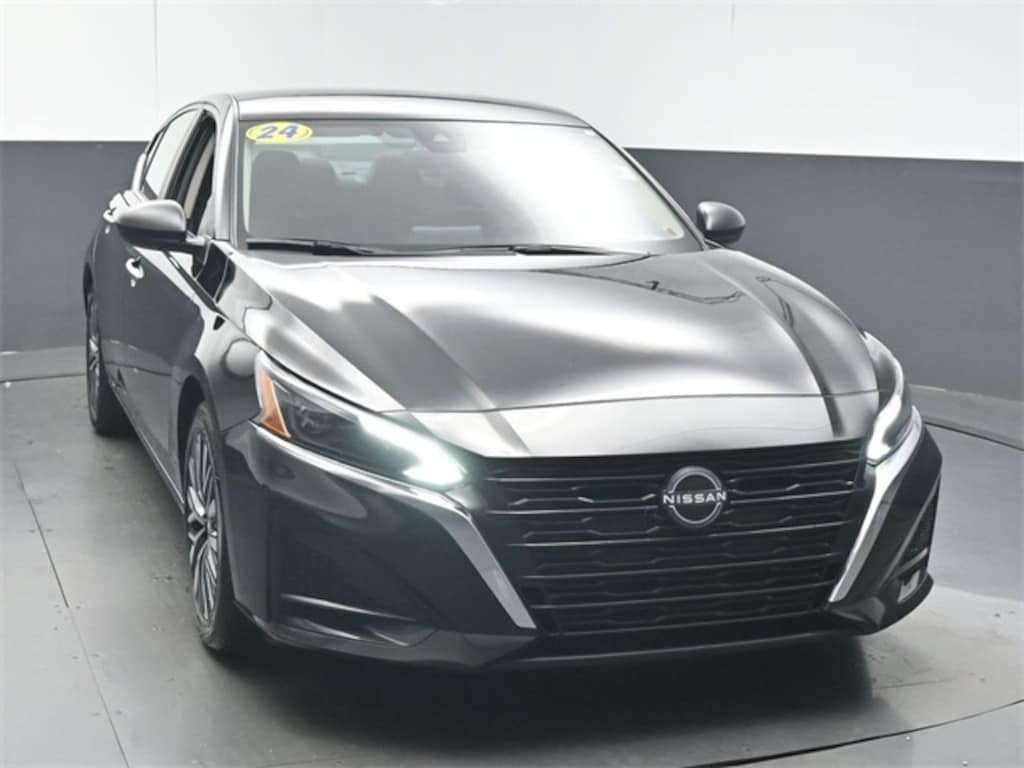 Used 2024 Nissan Altima 2.5 SV Sedan