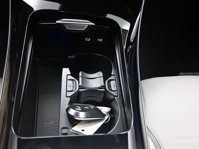 2025 Mercedes-Benz C-Class Sedan C 300 - Photo 13