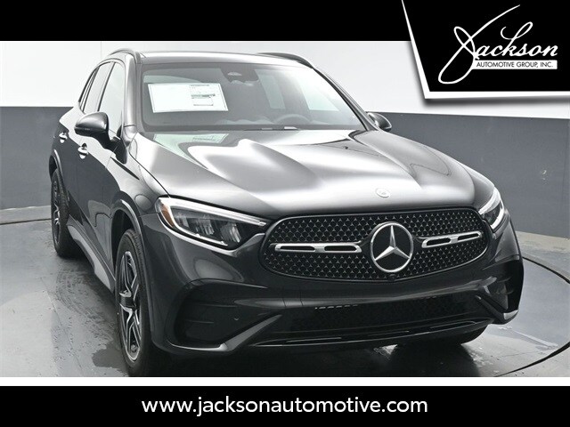 2025 Mercedes Benz GLC 300 photo 2