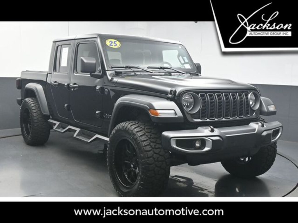 Used 2025 Jeep Gladiator Sport Truck Crew Cab