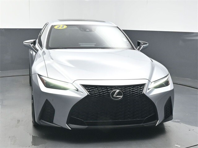 2023 Lexus IS 350 F SPORT photo 3