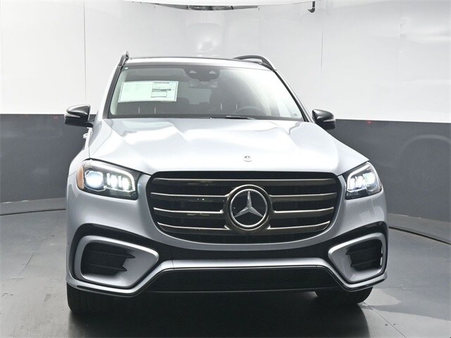 2026 Mercedes Benz GLS 450 4MATIC photo 3