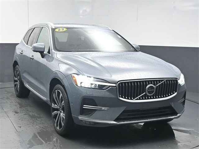 2023 Volvo XC60 B5 Ultimate photo 2