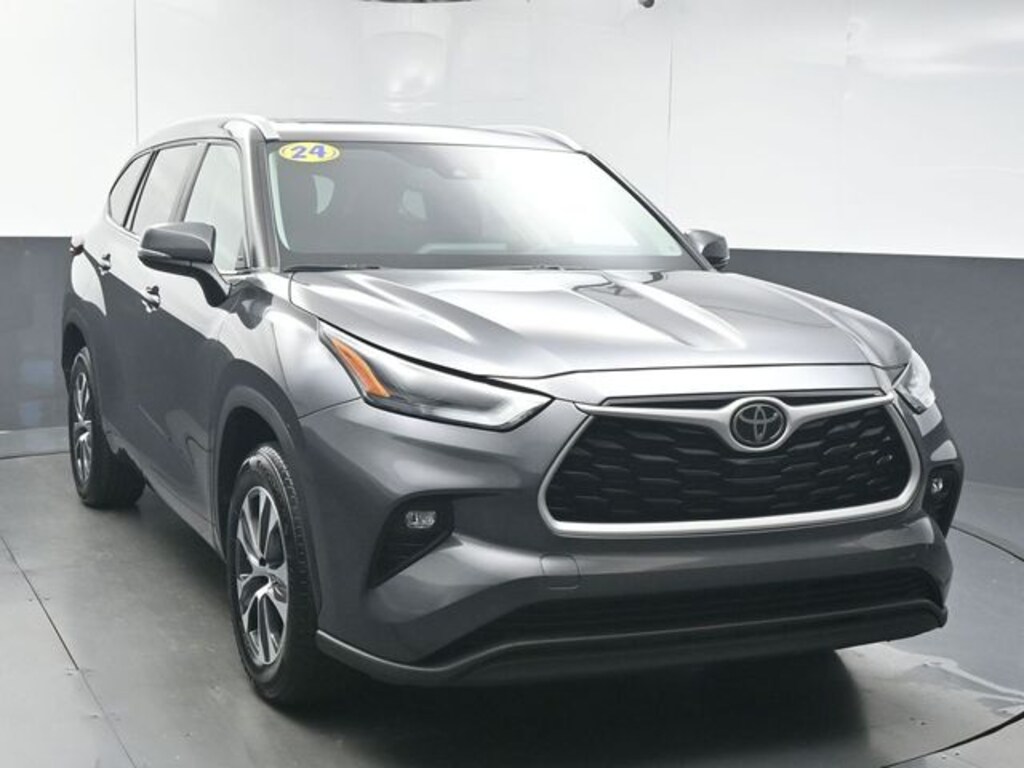 Used 2024 Toyota Highlander XLE SUV