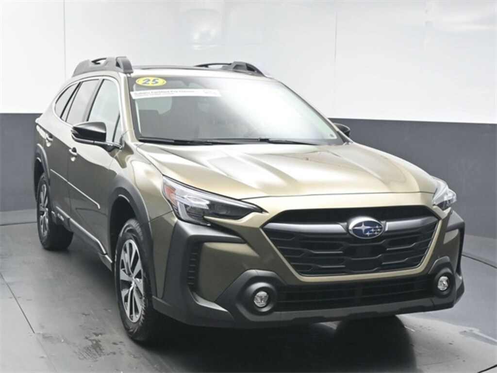 Used 2025 Subaru Outback Premium SUV