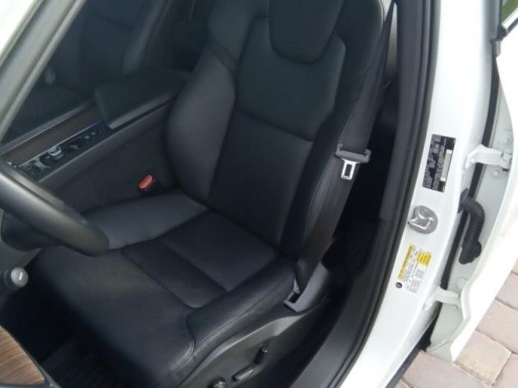 Used 2023 Volvo XC60 B5 FWD Plus Dark SUV