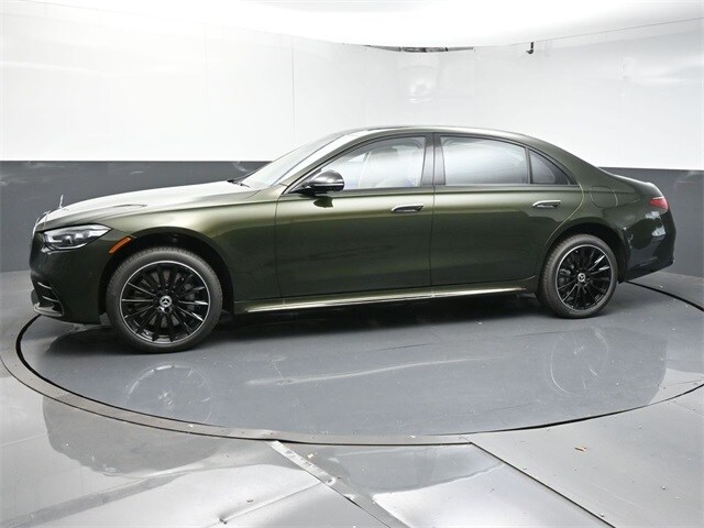2024 Mercedes Benz S Maybach 580e 4MATIC photo 3