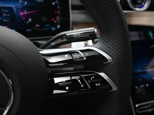 2025 Mercedes-Benz C-Class Sedan C 300 - Photo 14