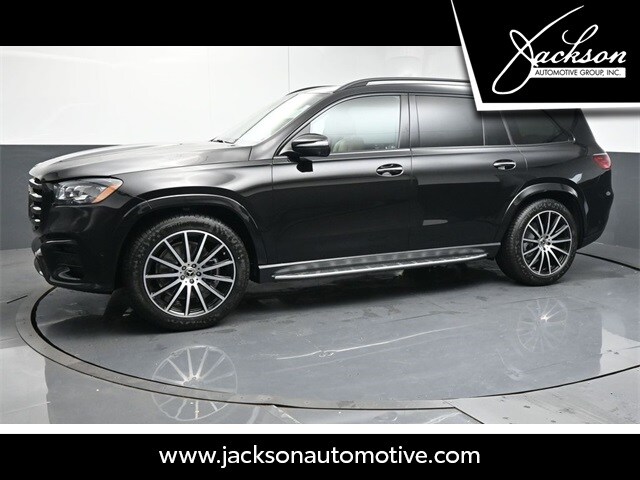 2025 Mercedes Benz GLS 450 4MATIC photo 2
