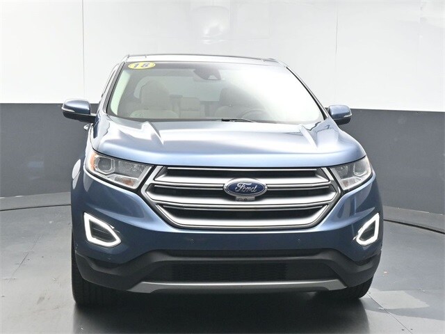 2018 Ford Edge Titanium photo 2