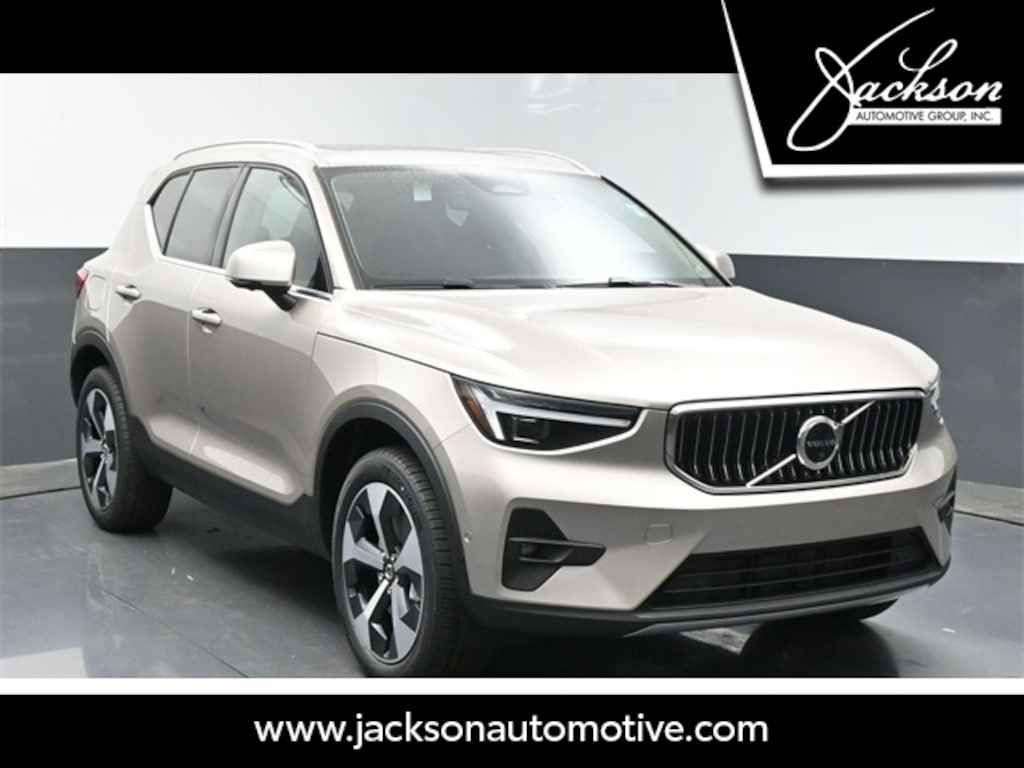 Used 2024 Volvo XC40 B5 Plus Bright SUV
