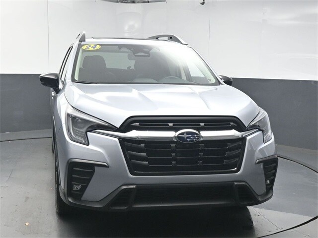 2024 Subaru Ascent Limited photo 3