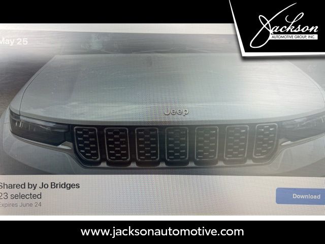 2025 Jeep Grand Cherokee Summit 4x4's photo