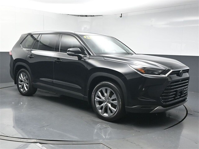 2024 Toyota Grand Highlander Limited photo 2