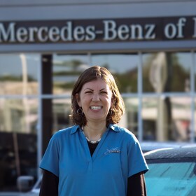 Staff member Amanda Niedrauer from ID_919a294239f2
