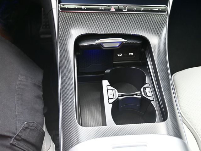 2025 Mercedes-Benz C-Class Sedan C 300 - Photo 13