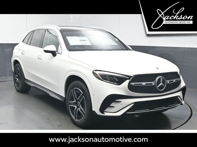 2026 Mercedes-Benz GLC GLC 300's photo