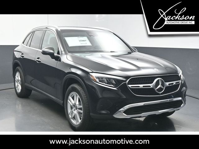 2026 Mercedes-Benz GLC GLC 300's photo