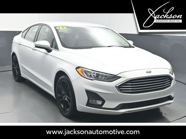 2019 Ford Fusion SE FWD's photo