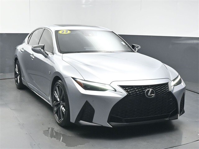 2023 Lexus IS 350 F SPORT photo 2