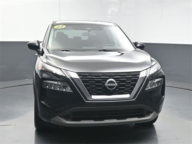2023 Nissan Rogue SV photo 2