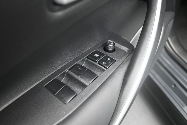 2023 Toyota Corolla SE - Photo 23