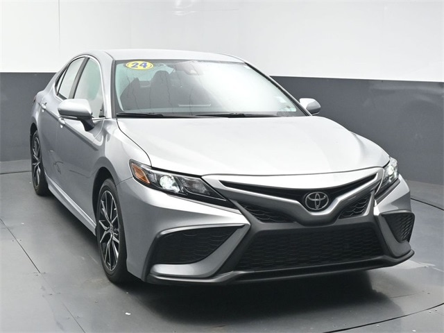 Used 2024 Toyota Camry SE with VIN 4T1G11AK8RU892162 for sale in Macon, GA