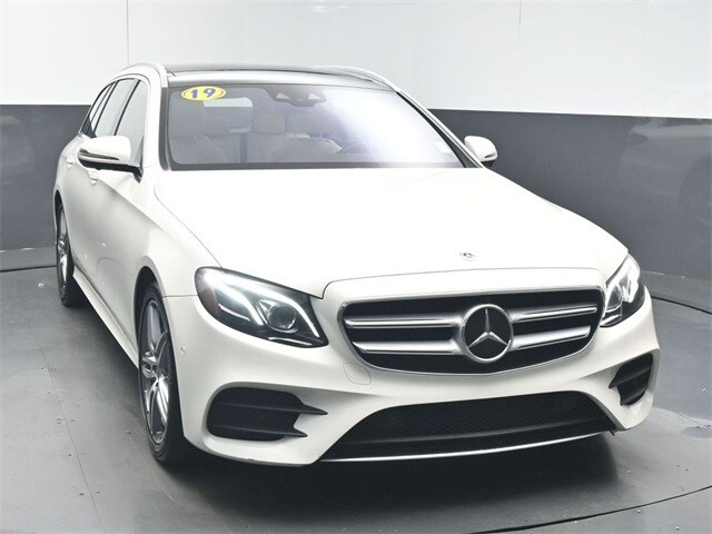 2019 Mercedes Benz E 450 4MATIC Wagon photo 3