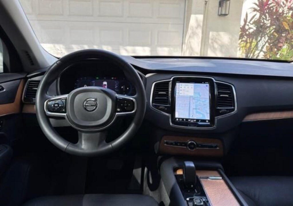 Used 2023 Volvo XC90 B5 AWD Plus SUV