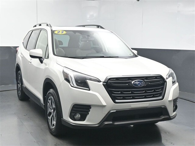 2023 Subaru Forester Premium photo 2