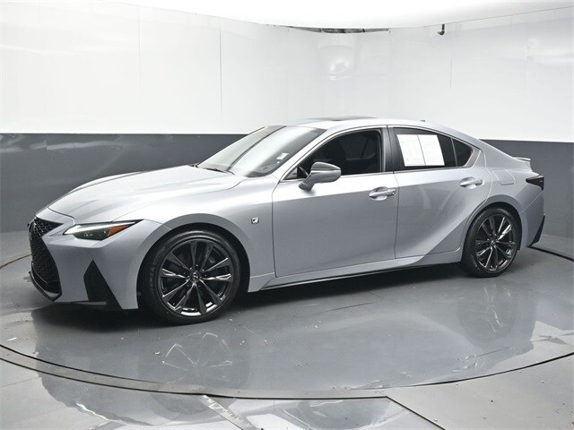 2023 Lexus IS 350 F SPORT photo 4