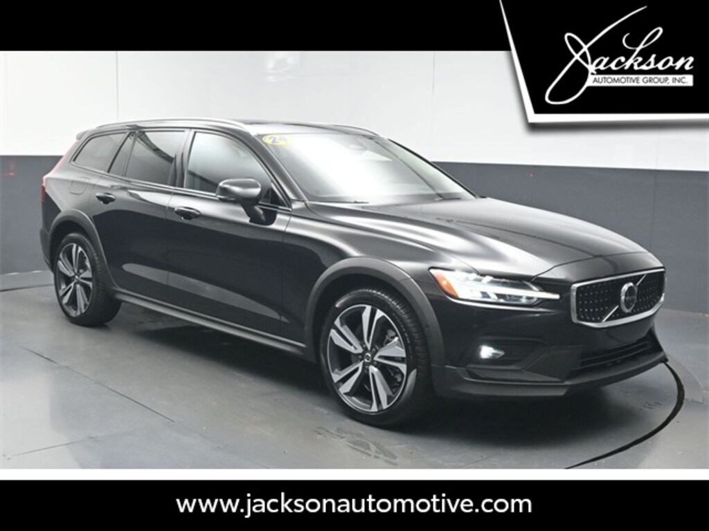 Used 2024 Volvo V60 Cross Country B5 Plus Wagon