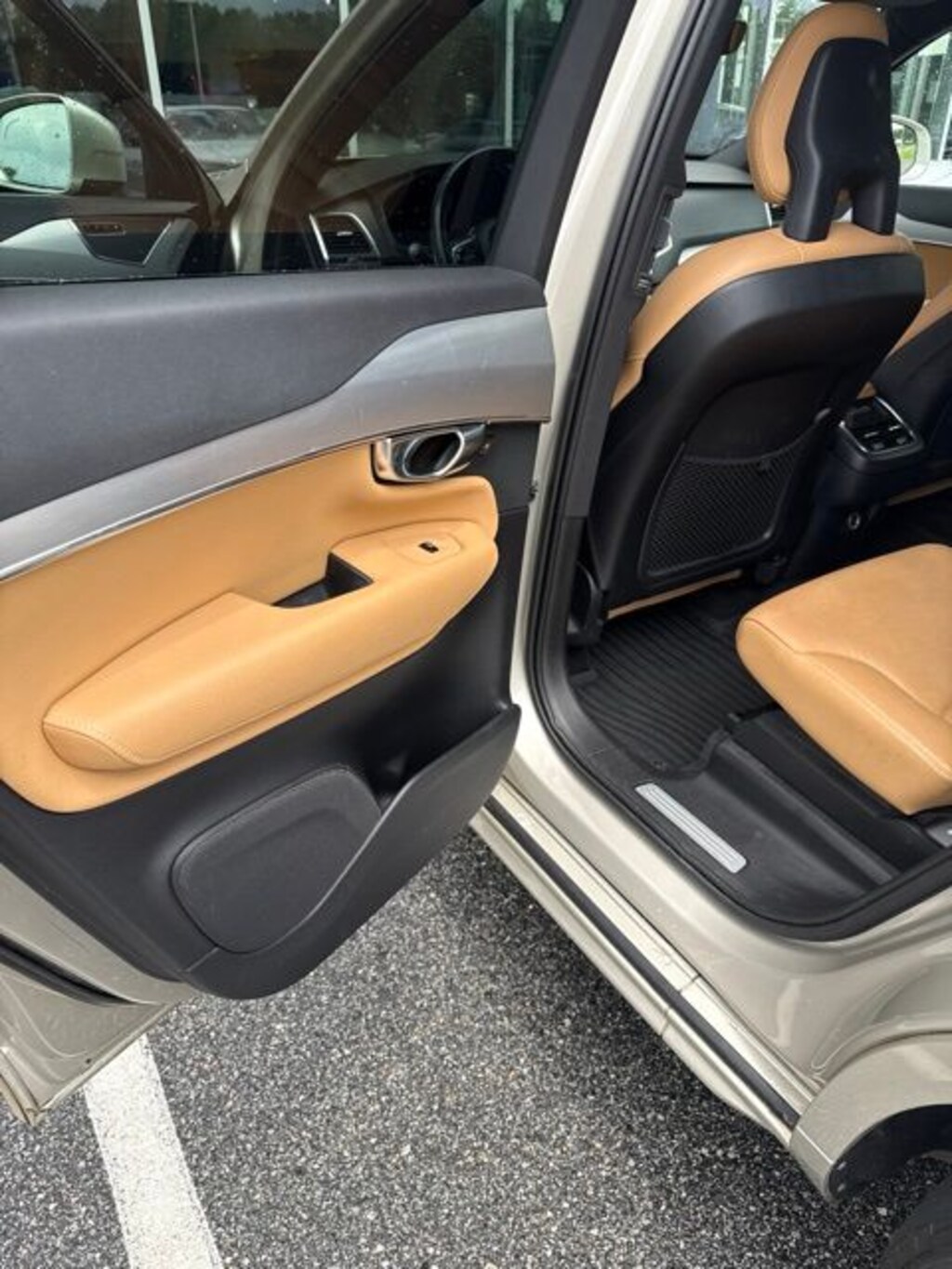 Used 2017 Volvo XC90 T6 AWD Momentum SUV
