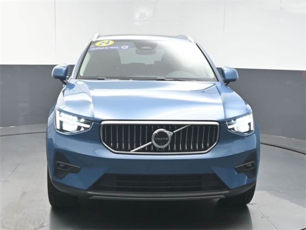 Used 2024 Volvo XC40 B5 Plus Bright SUV