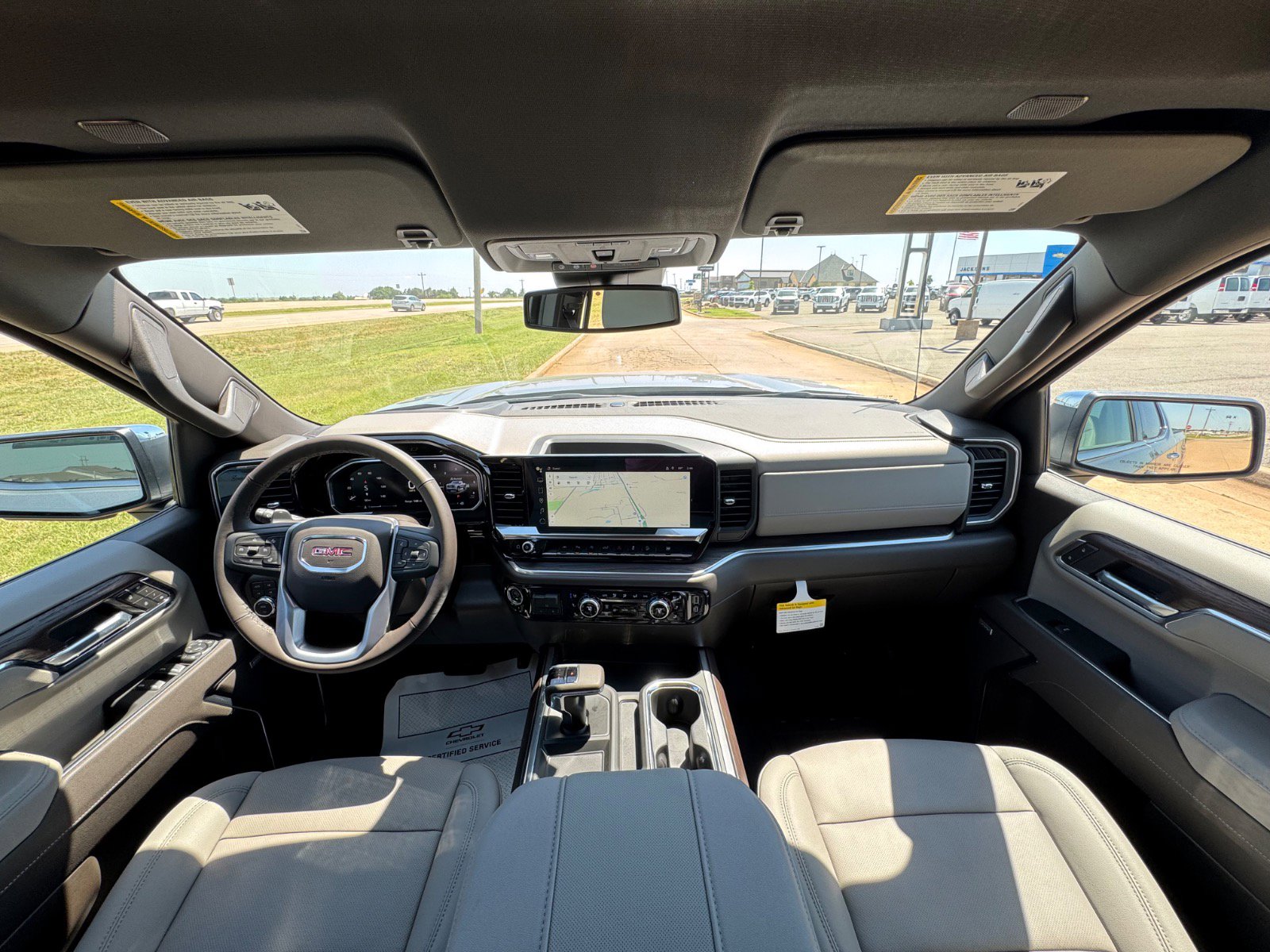 2026 GMC Sierra 1500 SLT - Photo 14