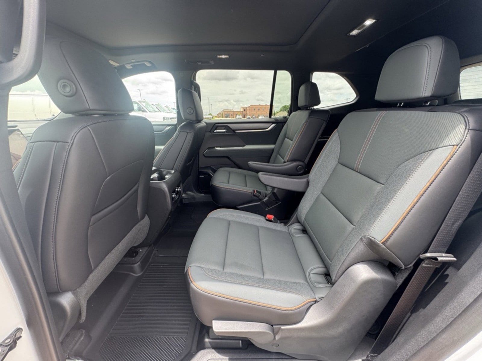 2025 GMC Acadia AT4 - Photo 22