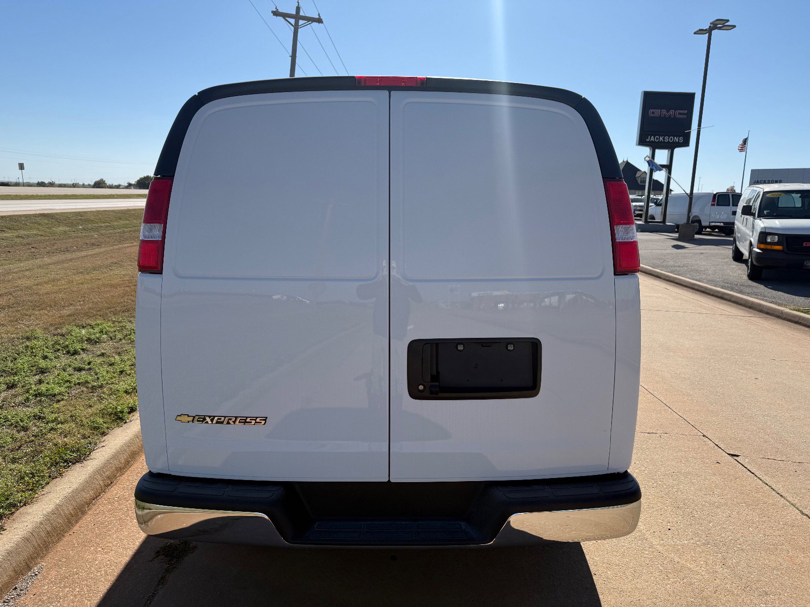 2025 Chevrolet Express Cargo 3500 Van photo 4