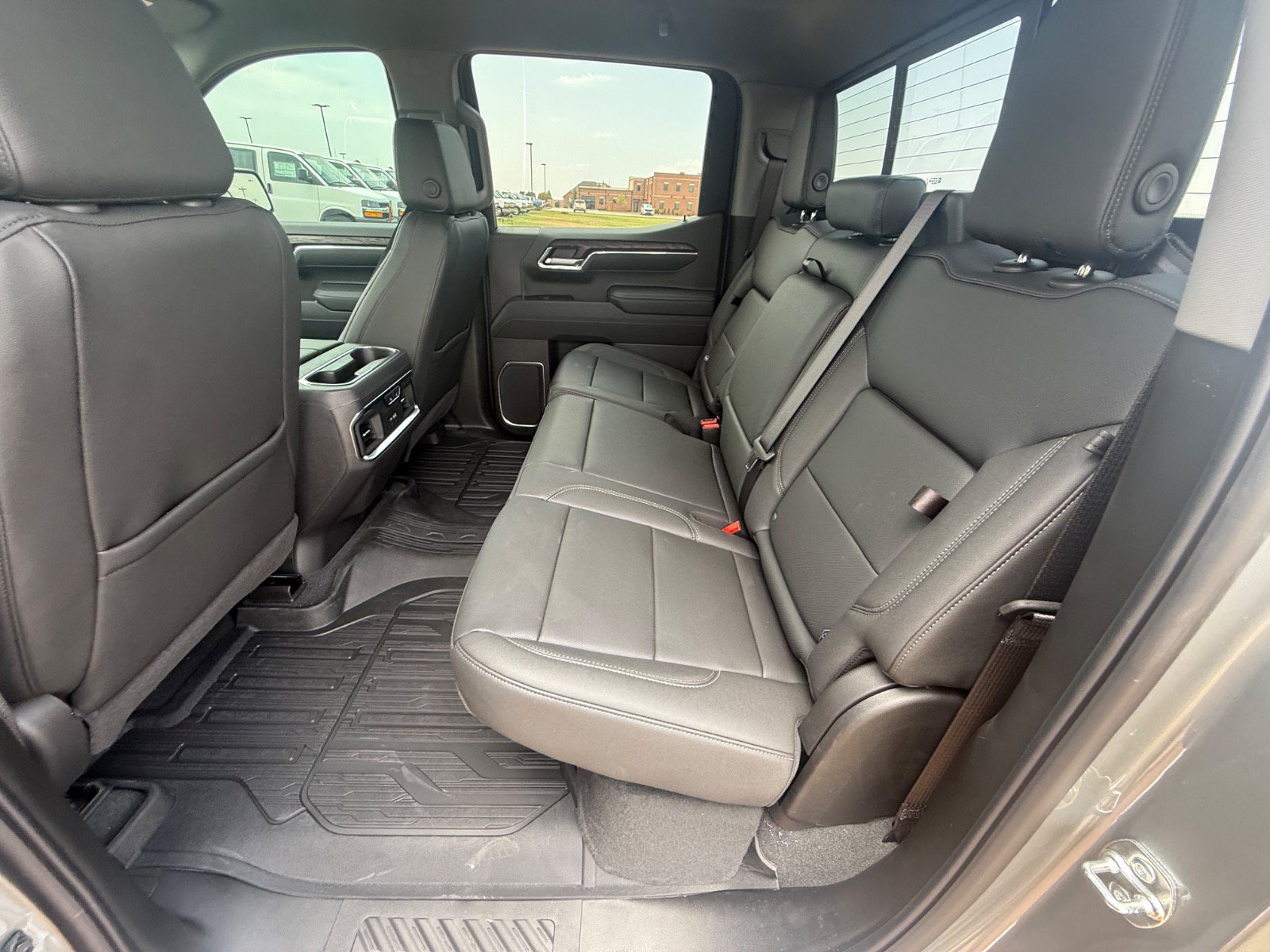 2026 GMC Sierra 1500 SLT - Photo 13