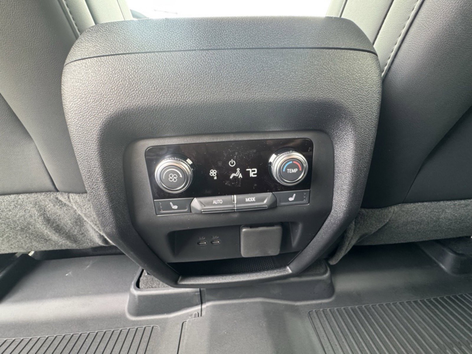 2025 GMC Acadia AT4 - Photo 19