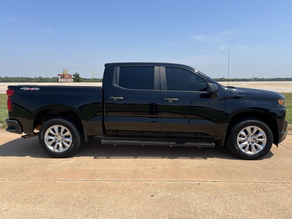 Used 2021 Chevrolet Silverado 1500 Custom with VIN 1GCPYBEK4MZ216089 for sale in Kingfisher, OK