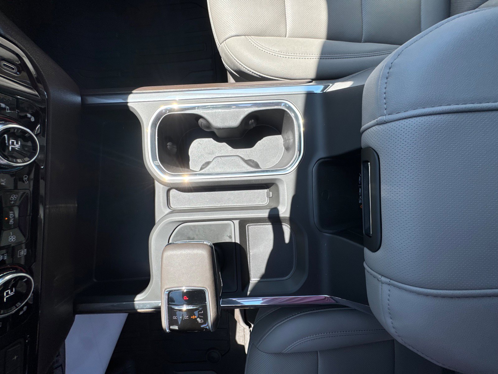 2026 GMC Sierra 1500 SLT - Photo 22