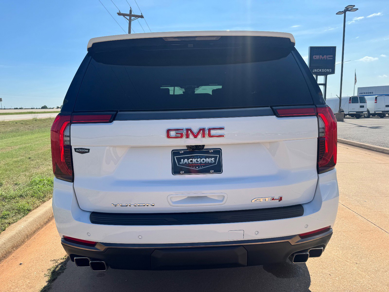 2026 Gmc Yukon AT4 Ultimate photo 4
