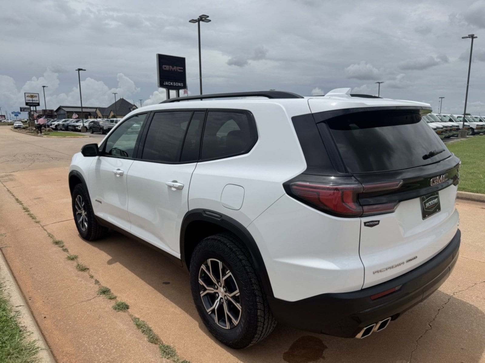 2025 GMC Acadia AT4 - Photo 7