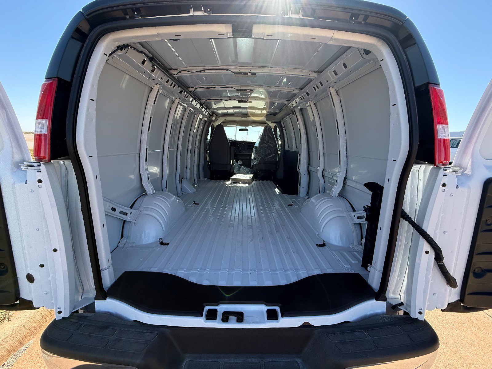 2025 Chevrolet Express Cargo Work Van - Photo 12