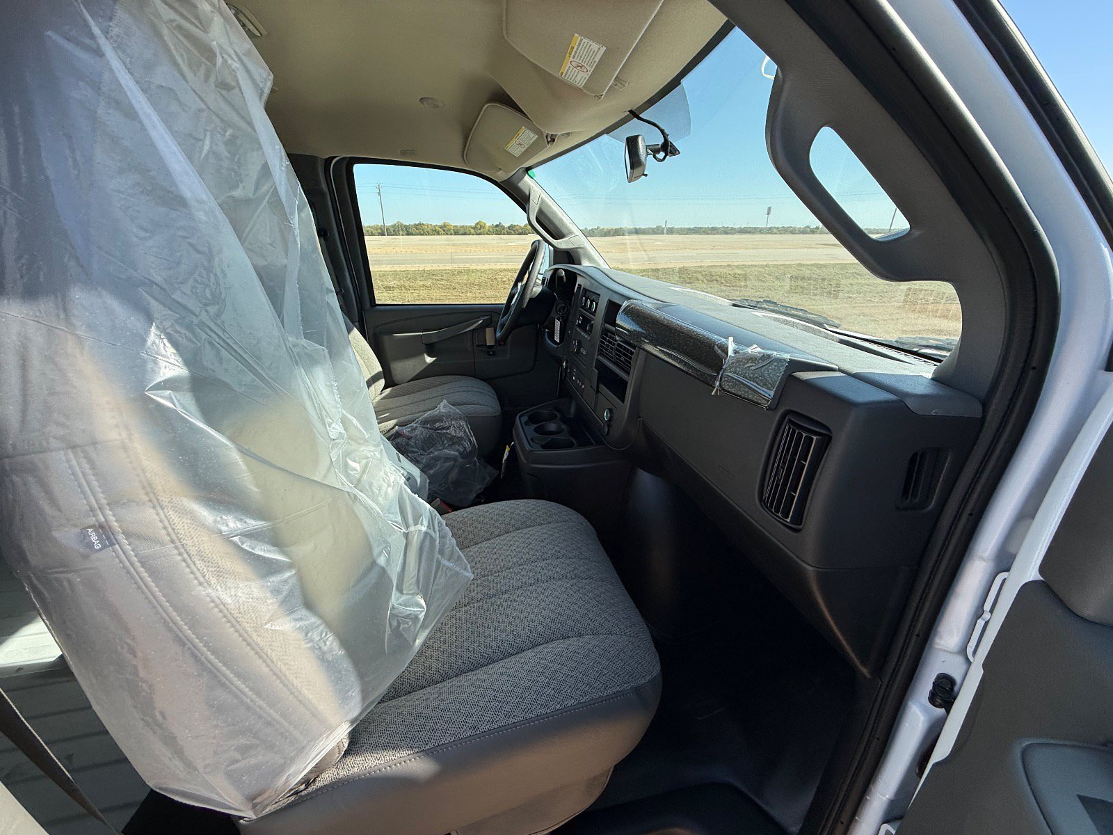 2025 Chevrolet Express Cargo Work Van - Photo 14
